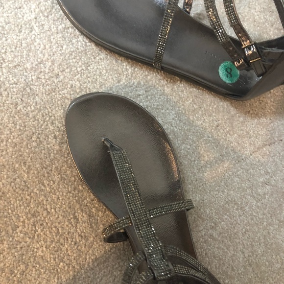 Kenneth Cole GunMetal/ Dark Silver grayish Sandle - Picture 2 of 3